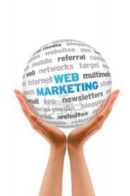 Hände halten - web-marketing-globus